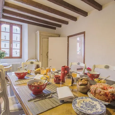 Chez Sylvie Et Guy Alojamento de Acomodação e Pequeno-almoço Chignin